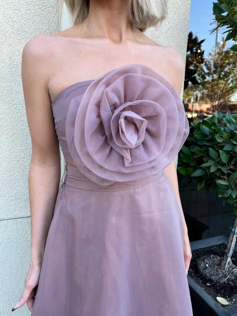 CHARMWISH FLOWER APPLIQUÉ TOP - Violet Muse Boutique