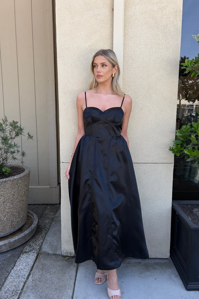 DORELAI BLACK MIDI DRESS - Violet Muse Boutique