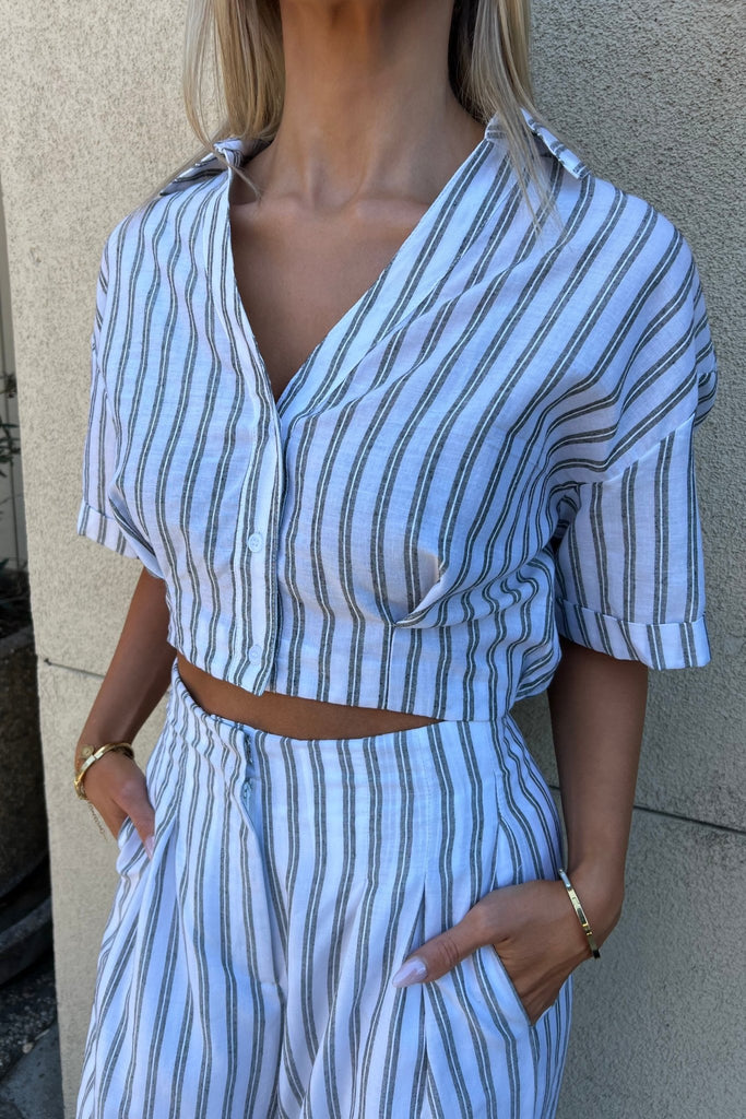 ELAMER PINSTRIPE TOP - Violet Muse Boutique