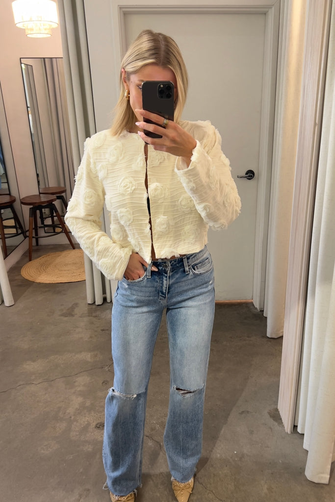 LUMI DISTRESSED RAW HEM DENIM JEANS - Violet Muse Boutique