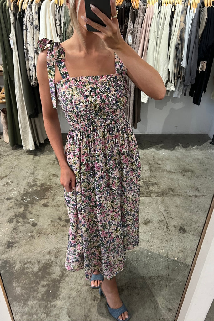 ROSELYN SMOCKED FLORAL DRESS - Violet Muse Boutique