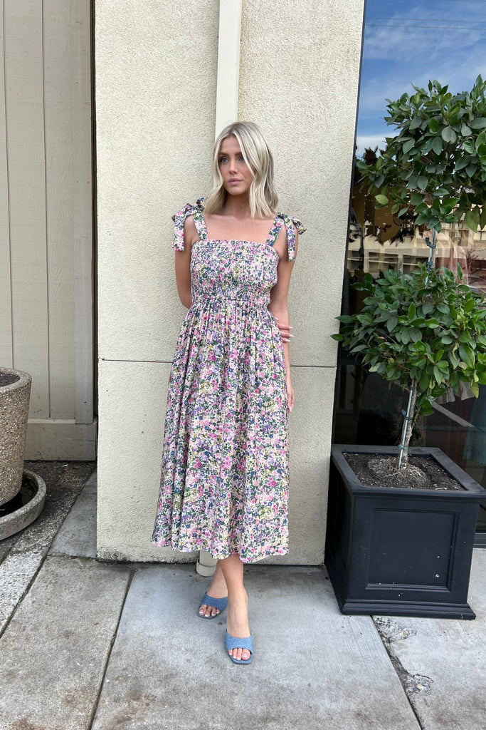 ROSELYN SMOCKED FLORAL DRESS - Violet Muse Boutique